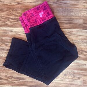 Old Navy Black Cropped Leggings with Pink Patterned Waistband Yoga Pants